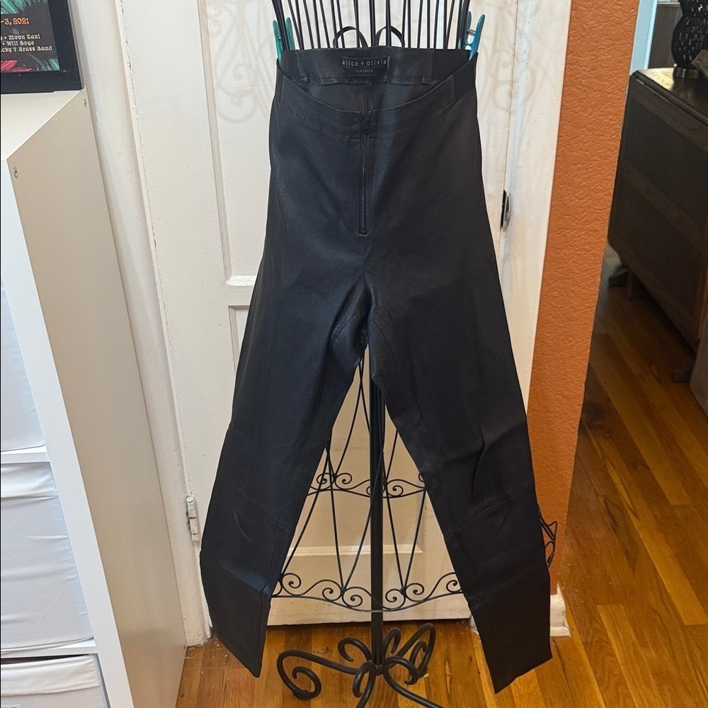 Alice + Olivia Black FRONT ZIP LEATHER LEGGING Sz 10